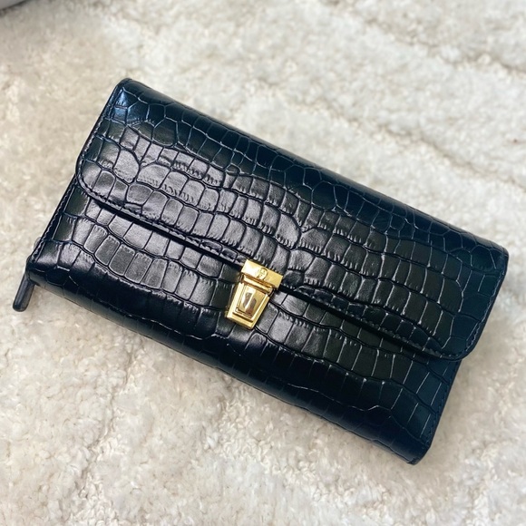 •Etienne Aigner• croc embossed continental wallet - Picture 2 of 8